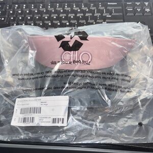 ALO Yoga Light Pink Cap